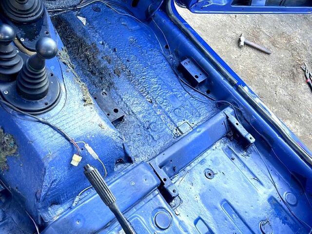 ВАЗ Нива, объемом двигателя 1.7 л и пробегом 71 тыс. км за 4500 $, фото 11 на Automoto.ua