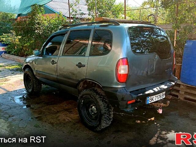 ВАЗ Нива, объемом двигателя 1.7 л и пробегом 150 тыс. км за 2500 $, фото 3 на Automoto.ua