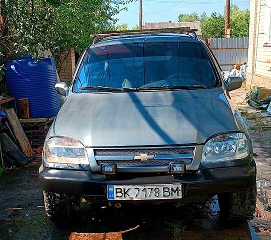 ВАЗ Нива, объемом двигателя 1.7 л и пробегом 150 тыс. км за 2500 $, фото 7 на Automoto.ua