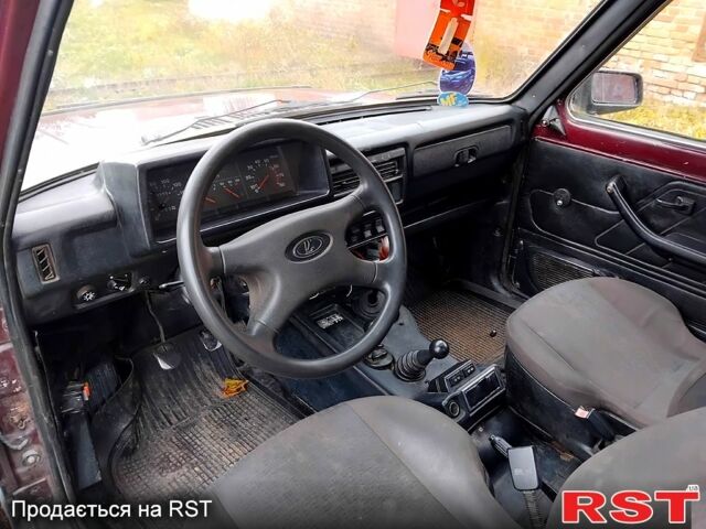 ВАЗ Нива, объемом двигателя 1.7 л и пробегом 176 тыс. км за 1999 $, фото 6 на Automoto.ua