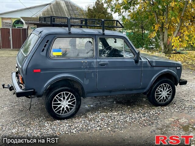 ВАЗ Нива 1982 у Чугуеве на Automoto.ua Жовтий ВАЗ Нива, об'ємом двигуна 1.6 л та пробігом 100 тис. км за 1800 $, фото 4 на Automoto.ua