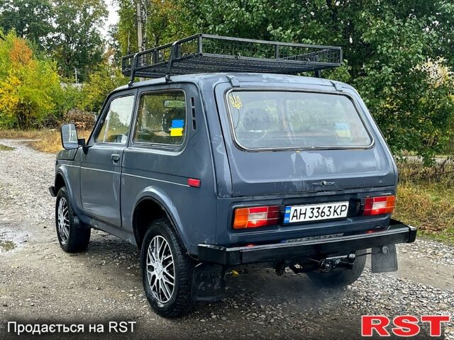 ВАЗ Нива 1982 у Чугуеве на Automoto.ua Жовтий ВАЗ Нива, об'ємом двигуна 1.6 л та пробігом 100 тис. км за 1800 $, фото 5 на Automoto.ua