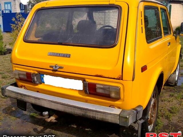 Желтый ВАЗ Нива, объемом двигателя 1.6 л и пробегом 170 тыс. км за 2500 $, фото 3 на Automoto.ua