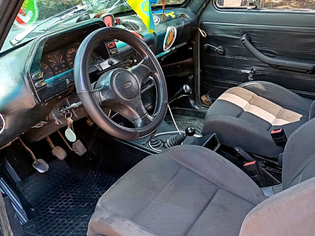 Серый ВАЗ Нива, объемом двигателя 1.6 л и пробегом 205 тыс. км за 2900 $, фото 3 на Automoto.ua