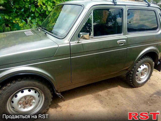 Серый ВАЗ Нива, объемом двигателя 1.6 л и пробегом 270 тыс. км за 2100 $, фото 4 на Automoto.ua