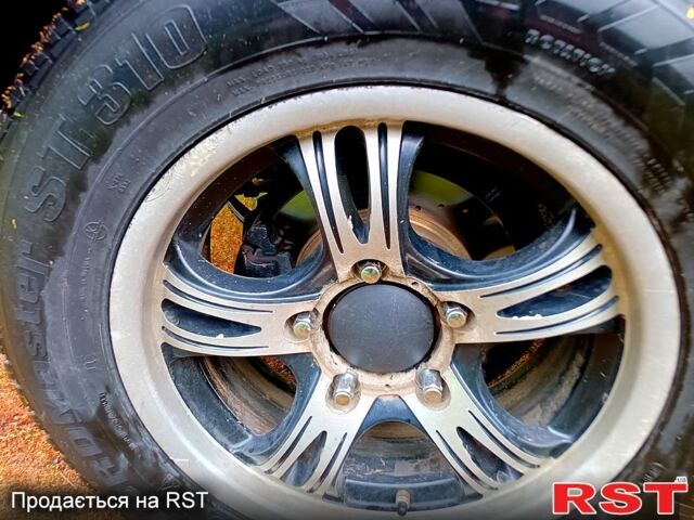 Серый ВАЗ Нива, объемом двигателя 1.6 л и пробегом 40 тыс. км за 3200 $, фото 1 на Automoto.ua