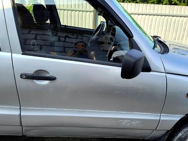 Сірий ВАЗ Нива, об'ємом двигуна 1.7 л та пробігом 268 тис. км за 3400 $, фото 1 на Automoto.ua