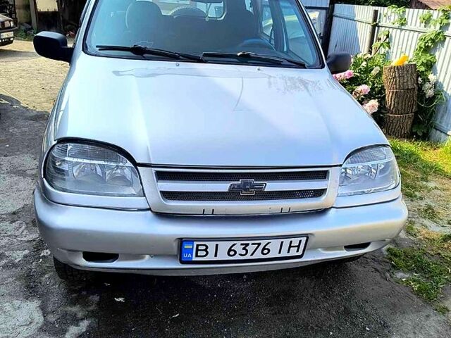 Сірий ВАЗ Нива, об'ємом двигуна 1.7 л та пробігом 268 тис. км за 3400 $, фото 2 на Automoto.ua