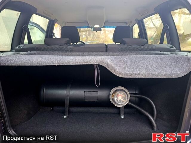 Серый ВАЗ Нива, объемом двигателя 1.7 л и пробегом 96 тыс. км за 9800 $, фото 12 на Automoto.ua