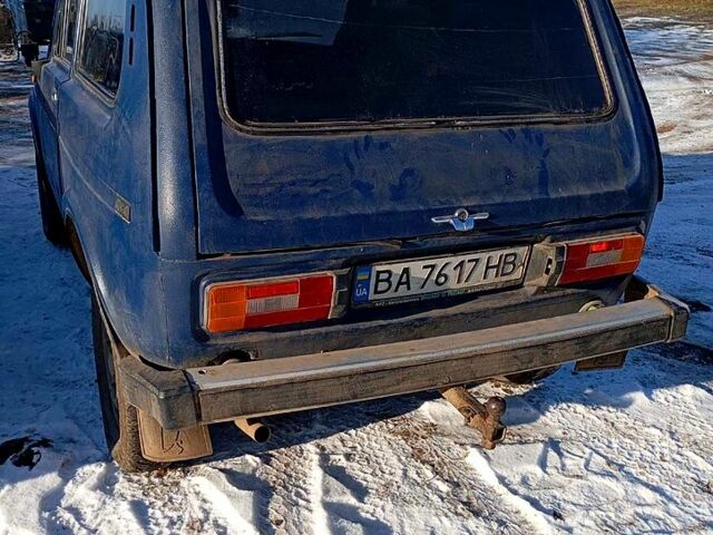 Синий ВАЗ Нива, объемом двигателя 1.6 л и пробегом 200 тыс. км за 1050 $, фото 2 на Automoto.ua
