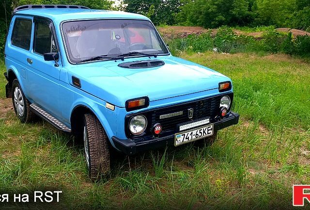 Синий ВАЗ Нива, объемом двигателя 1.6 л и пробегом 50 тыс. км за 2000 $, фото 2 на Automoto.ua