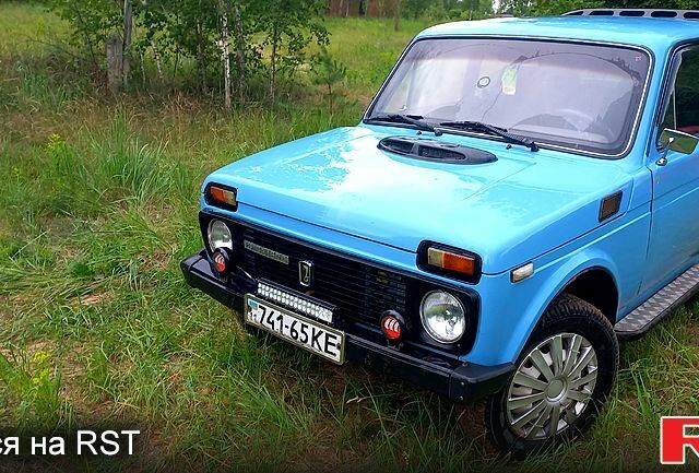Синий ВАЗ Нива, объемом двигателя 1.6 л и пробегом 50 тыс. км за 2000 $, фото 4 на Automoto.ua