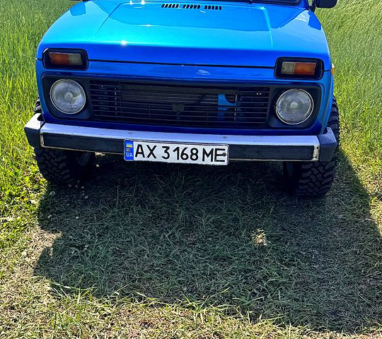 Синий ВАЗ Нива, объемом двигателя 1.6 л и пробегом 153 тыс. км за 3000 $, фото 5 на Automoto.ua