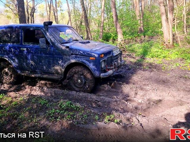 Синий ВАЗ Нива, объемом двигателя 1.6 л и пробегом 90 тыс. км за 2500 $, фото 1 на Automoto.ua