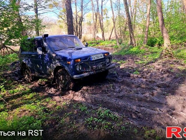 Синий ВАЗ Нива, объемом двигателя 1.6 л и пробегом 90 тыс. км за 2500 $, фото 2 на Automoto.ua