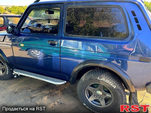 Синій ВАЗ Нива, об'ємом двигуна 1.6 л та пробігом 250 тис. км за 3300 $, фото 4 на Automoto.ua