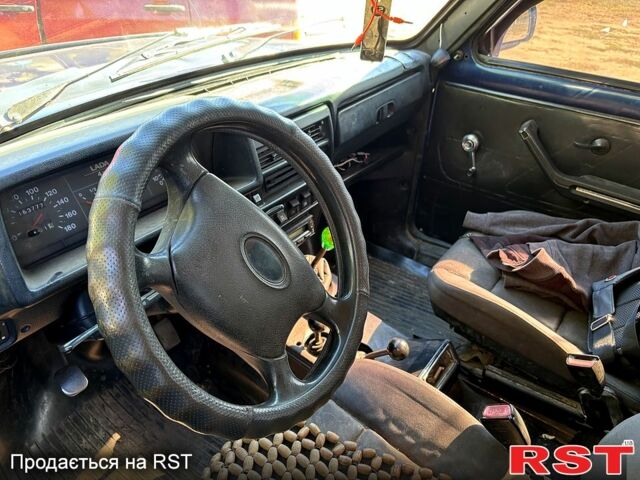 Синій ВАЗ Нива, об'ємом двигуна 1.6 л та пробігом 250 тис. км за 3300 $, фото 1 на Automoto.ua