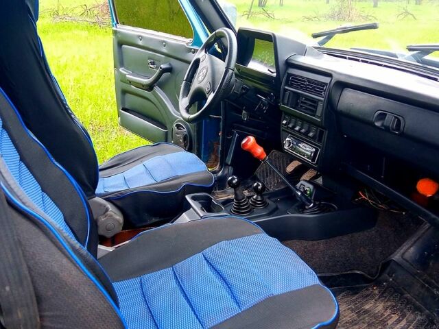 Синий ВАЗ Нива, объемом двигателя 1.7 л и пробегом 120 тыс. км за 3000 $, фото 5 на Automoto.ua