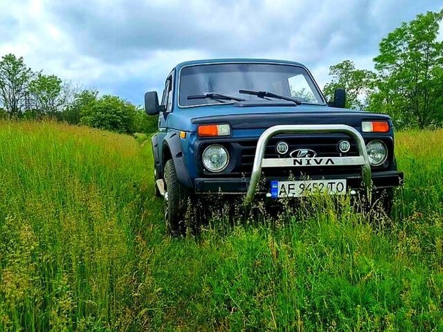 Синий ВАЗ Нива, объемом двигателя 1.7 л и пробегом 120 тыс. км за 3000 $, фото 1 на Automoto.ua