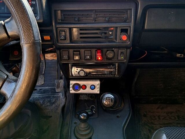 Синий ВАЗ Нива, объемом двигателя 1.7 л и пробегом 0 тыс. км за 2100 $, фото 9 на Automoto.ua