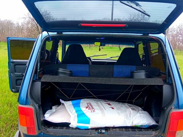 Синий ВАЗ Нива, объемом двигателя 1.7 л и пробегом 120 тыс. км за 3000 $, фото 6 на Automoto.ua