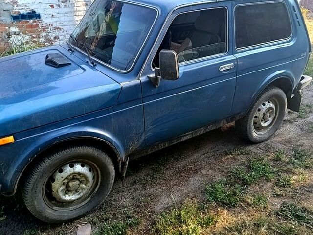 Синий ВАЗ Нива, объемом двигателя 1.7 л и пробегом 134 тыс. км за 1600 $, фото 1 на Automoto.ua
