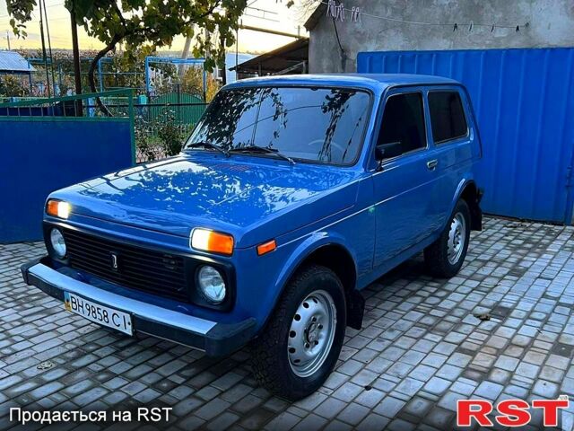 Синий ВАЗ Нива, объемом двигателя 1.7 л и пробегом 228 тыс. км за 3450 $, фото 1 на Automoto.ua