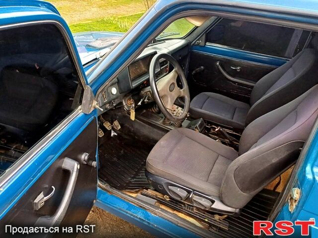 Синий ВАЗ Нива, объемом двигателя 1.7 л и пробегом 186 тыс. км за 3200 $, фото 12 на Automoto.ua