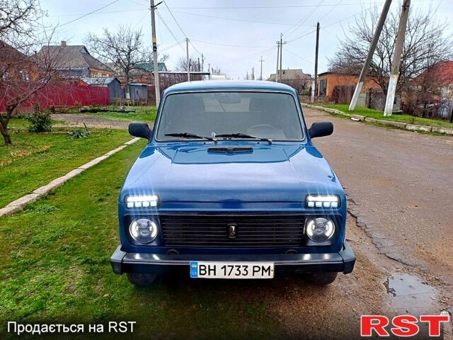 Синий ВАЗ Нива, объемом двигателя 1.7 л и пробегом 186 тыс. км за 3200 $, фото 4 на Automoto.ua