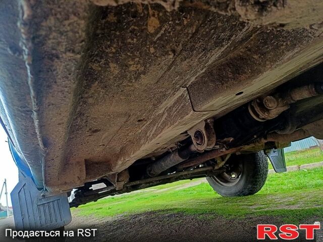 Синий ВАЗ Нива, объемом двигателя 1.7 л и пробегом 186 тыс. км за 3200 $, фото 10 на Automoto.ua