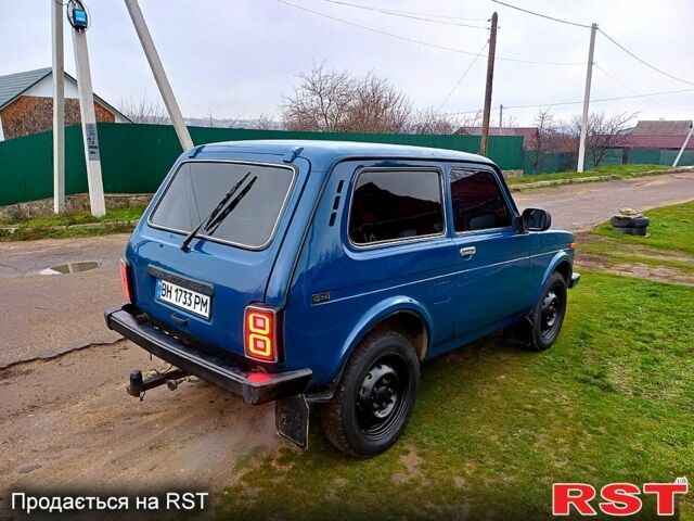 Синий ВАЗ Нива, объемом двигателя 1.7 л и пробегом 186 тыс. км за 3200 $, фото 3 на Automoto.ua