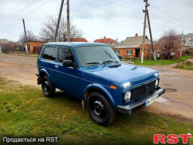 Синий ВАЗ Нива, объемом двигателя 1.7 л и пробегом 186 тыс. км за 3200 $, фото 6 на Automoto.ua