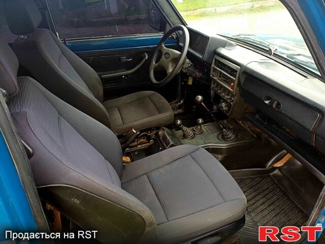 Синий ВАЗ Нива, объемом двигателя 1.7 л и пробегом 186 тыс. км за 3200 $, фото 2 на Automoto.ua