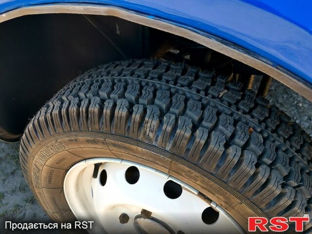 Синий ВАЗ Нива, объемом двигателя 1.7 л и пробегом 130 тыс. км за 4000 $, фото 11 на Automoto.ua