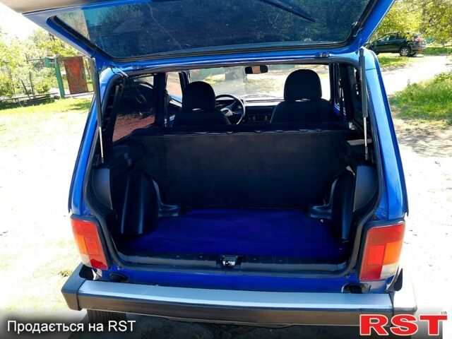 Синий ВАЗ Нива, объемом двигателя 1.7 л и пробегом 130 тыс. км за 4000 $, фото 9 на Automoto.ua