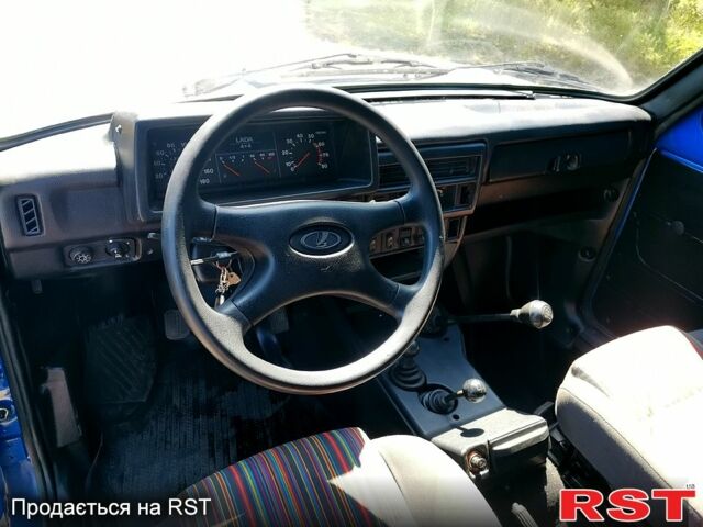 Синий ВАЗ Нива, объемом двигателя 1.7 л и пробегом 130 тыс. км за 4000 $, фото 6 на Automoto.ua