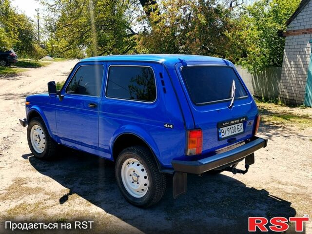 Синий ВАЗ Нива, объемом двигателя 1.7 л и пробегом 130 тыс. км за 4000 $, фото 3 на Automoto.ua