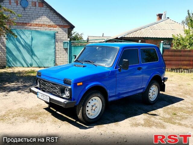 Синий ВАЗ Нива, объемом двигателя 1.7 л и пробегом 130 тыс. км за 4000 $, фото 2 на Automoto.ua