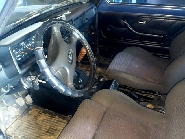 Синий ВАЗ Нива, объемом двигателя 1.7 л и пробегом 182 тыс. км за 3200 $, фото 1 на Automoto.ua