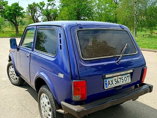 Синий ВАЗ Нива, объемом двигателя 1.7 л и пробегом 150 тыс. км за 2900 $, фото 2 на Automoto.ua