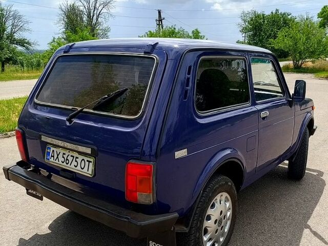 Синий ВАЗ Нива, объемом двигателя 1.7 л и пробегом 150 тыс. км за 2900 $, фото 3 на Automoto.ua