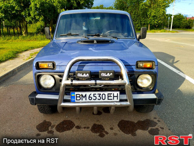 Синий ВАЗ Нива, объемом двигателя 1.7 л и пробегом 200 тыс. км за 3800 $, фото 1 на Automoto.ua