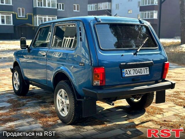 Синий ВАЗ Нива, объемом двигателя 1.7 л и пробегом 151 тыс. км за 3750 $, фото 2 на Automoto.ua