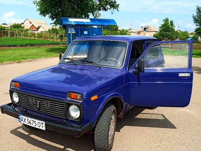 Синий ВАЗ Нива, объемом двигателя 1.7 л и пробегом 150 тыс. км за 2900 $, фото 4 на Automoto.ua