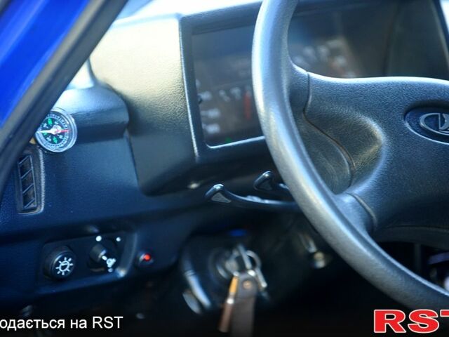 Синий ВАЗ Нива, объемом двигателя 1.7 л и пробегом 300 тыс. км за 2999 $, фото 6 на Automoto.ua