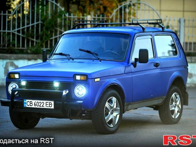 Синий ВАЗ Нива, объемом двигателя 1.7 л и пробегом 300 тыс. км за 2999 $, фото 1 на Automoto.ua