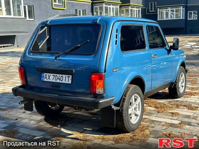 Синий ВАЗ Нива, объемом двигателя 1.7 л и пробегом 151 тыс. км за 3750 $, фото 4 на Automoto.ua