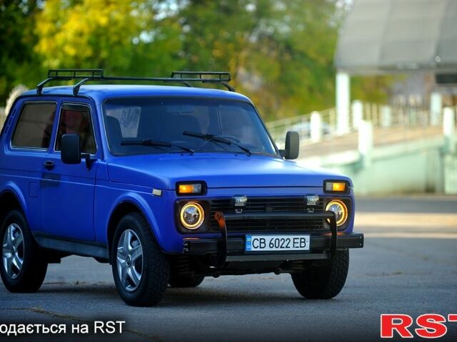 Синий ВАЗ Нива, объемом двигателя 1.7 л и пробегом 300 тыс. км за 2999 $, фото 2 на Automoto.ua