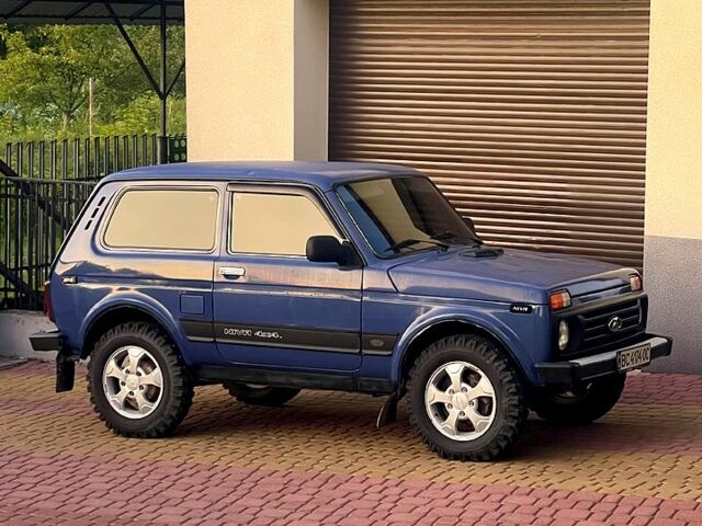 Синій ВАЗ Нива, об'ємом двигуна 1.7 л та пробігом 258 тис. км за 5200 $, фото 1 на Automoto.ua