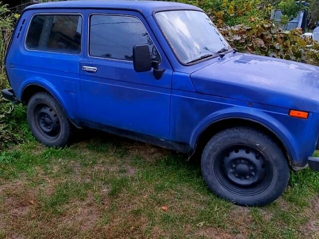 Синій ВАЗ Нива, об'ємом двигуна 1.7 л та пробігом 350 тис. км за 3000 $, фото 2 на Automoto.ua